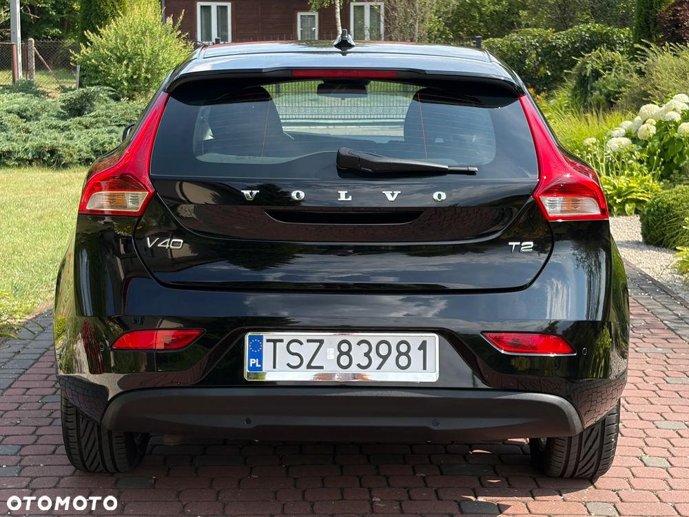 Volvo V40 T2 Momentum - 22