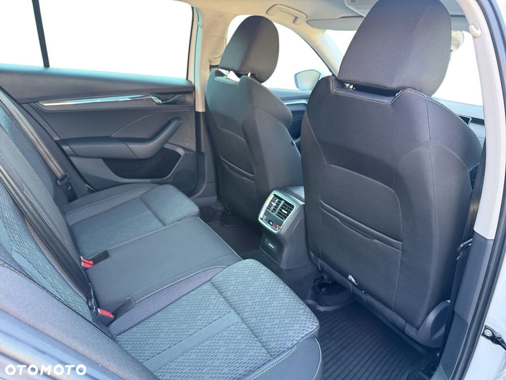 Skoda Octavia 2.0 TDI Style DSG - 38
