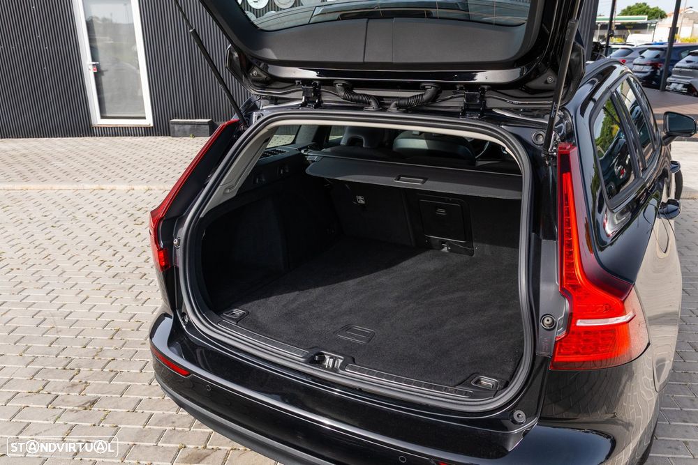 Volvo V60 2.0 B4 Essential Auto - 10
