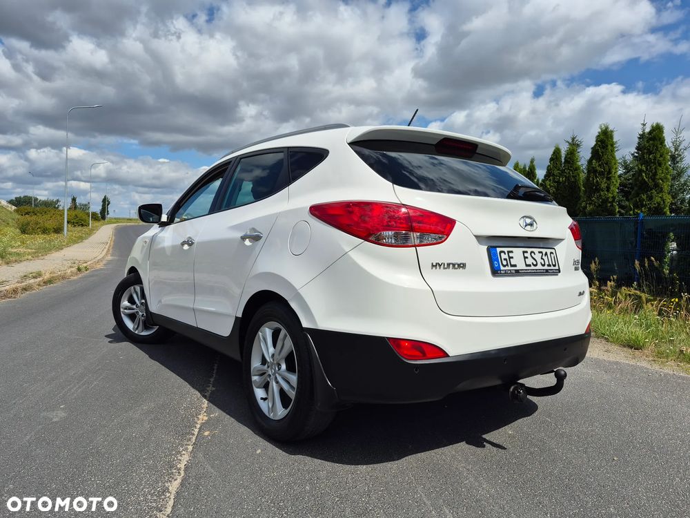 Hyundai ix35 2.0 CRDi 4WD Automatik Fifa World Cup Silver Edition - 3