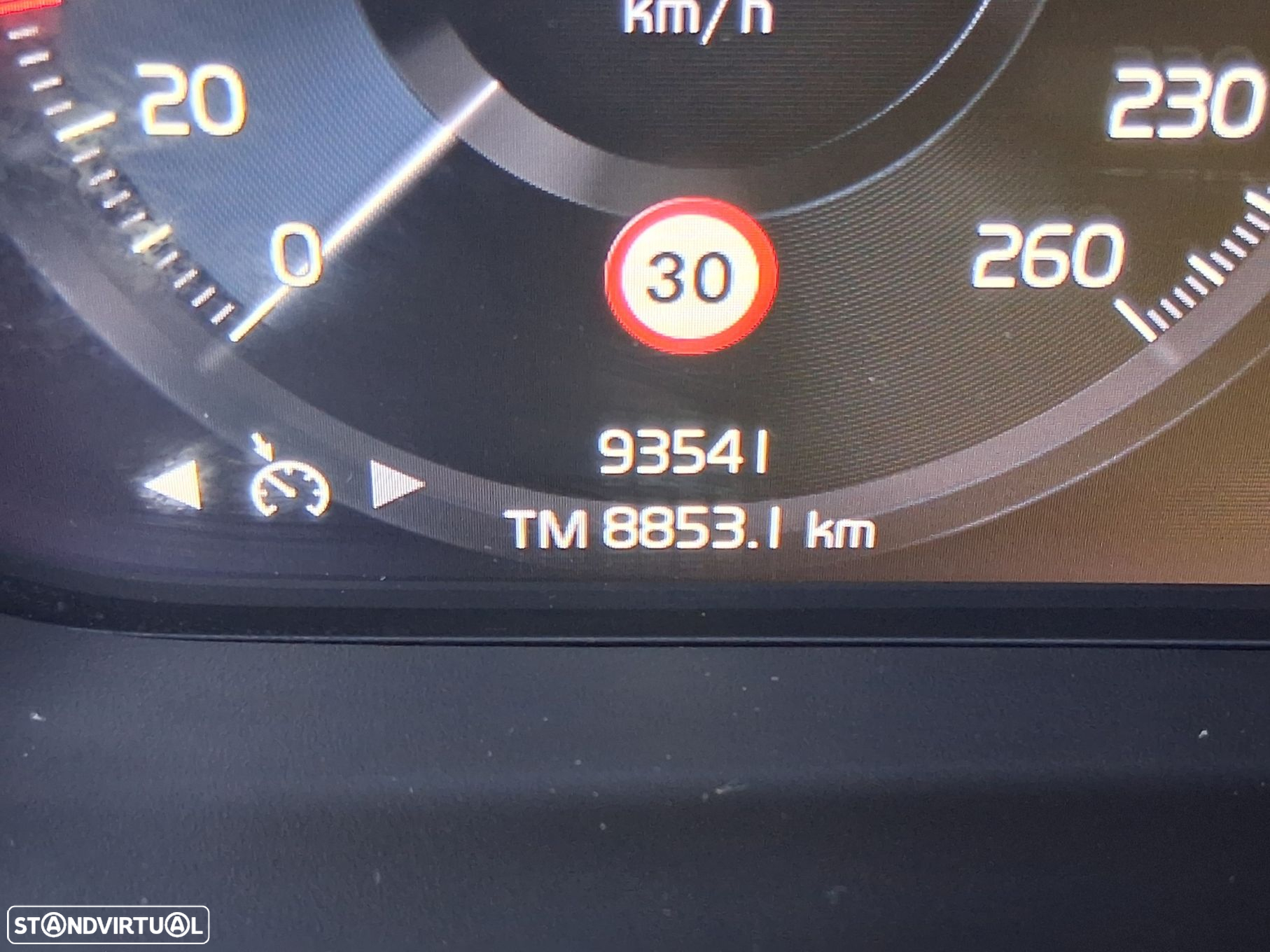 Volvo XC 40 1.5 T5 PHEV Momentum Plus - 31