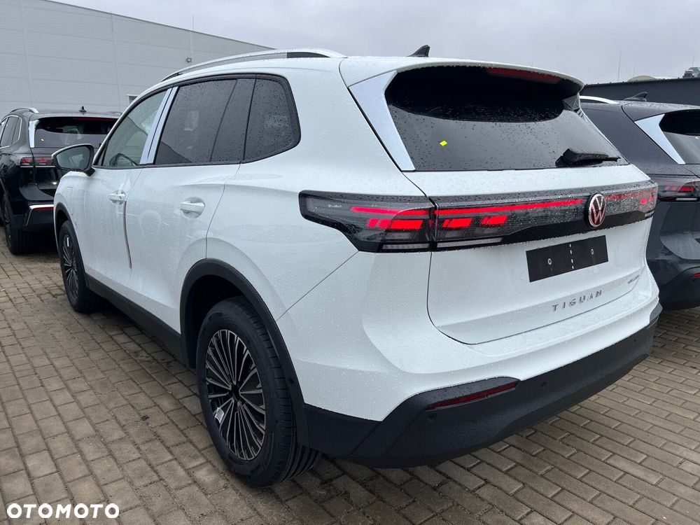 Volkswagen Tiguan - 4