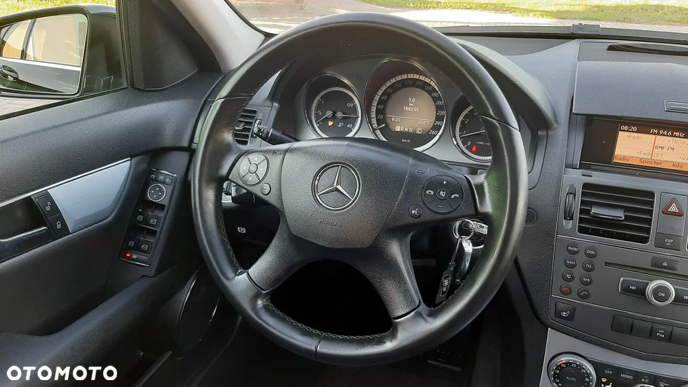 Mercedes-Benz Klasa C 180 T BlueEFFICIENCY 7G-TRONIC Avantgarde - 21