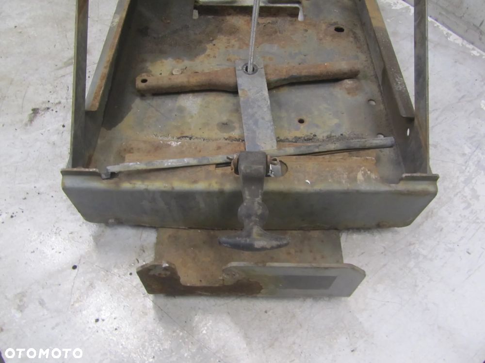 DAF CF LF skrzynka podstawa mocowanie akumulatorów - 2