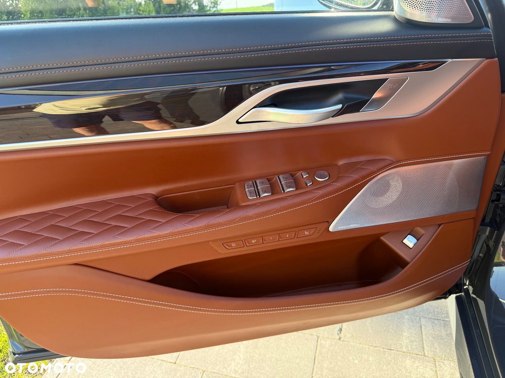 BMW Seria 7 750i xDrive sport - 20