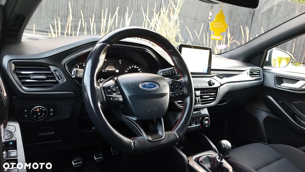 Ford Focus 1.0 EcoBoost STart-Stopp-System ST-LINE X - 9