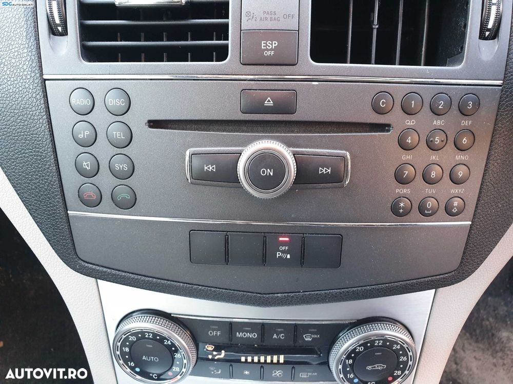 Panou Unitate Radio CD Player Mercedes Clasa C Class W204 2007 - 2014 [K1574]