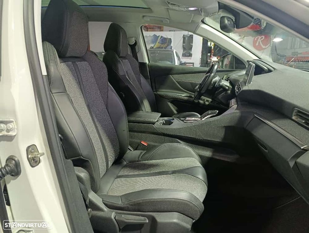 Peugeot 3008 1.2 PureTech Allure EAT8 - 24