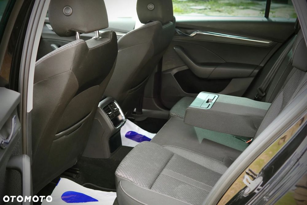 Skoda Octavia 2.0 TDI Style DSG - 37