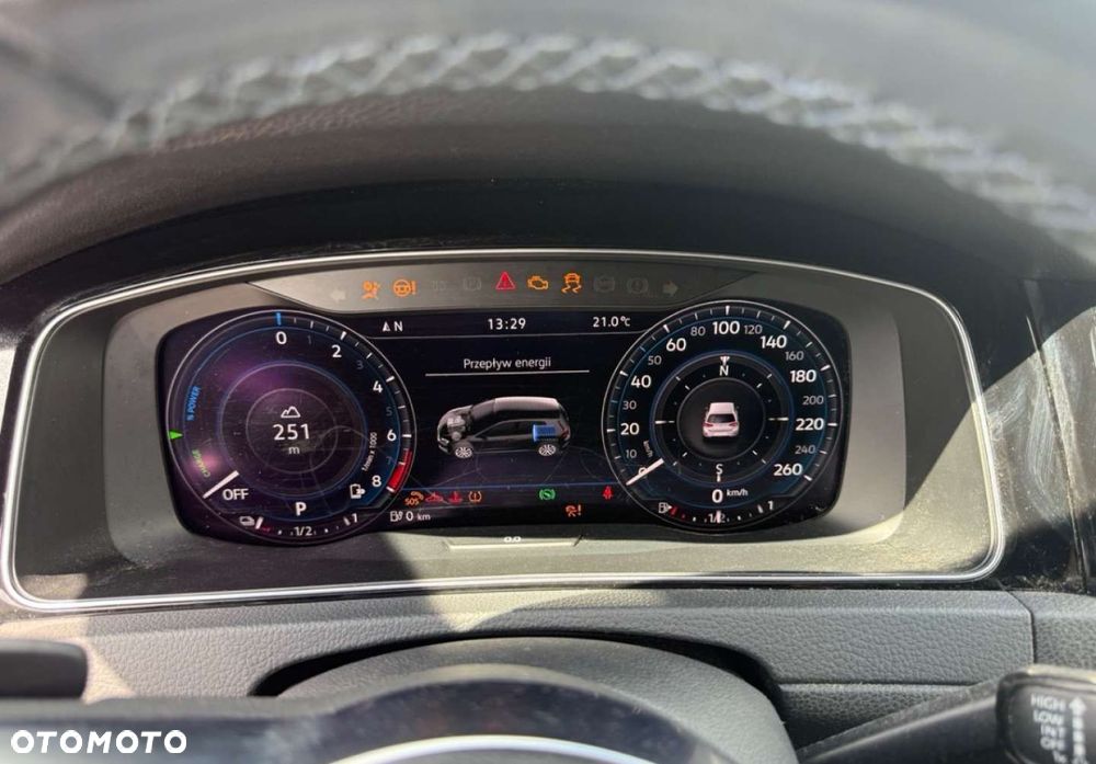 Volkswagen Golf - 12