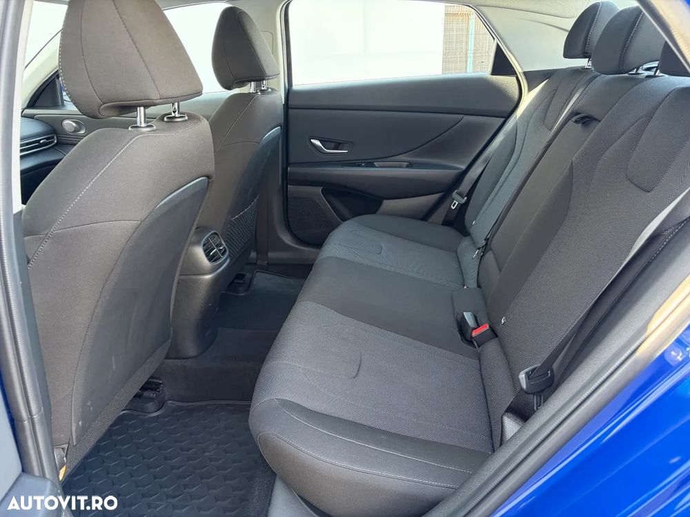 Hyundai Elantra 1.6 l 123 CP CVT Exclusive - 11