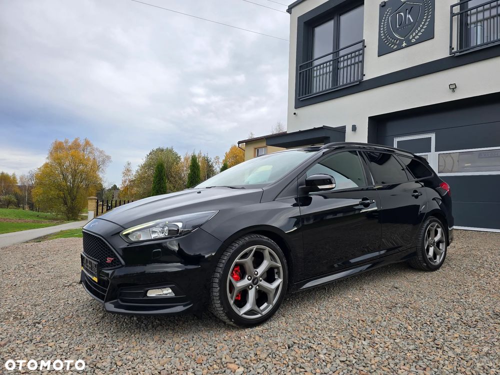 Ford Focus 2.0 EcoBoost ST mit Leder-Exclusiv-Paket - 38