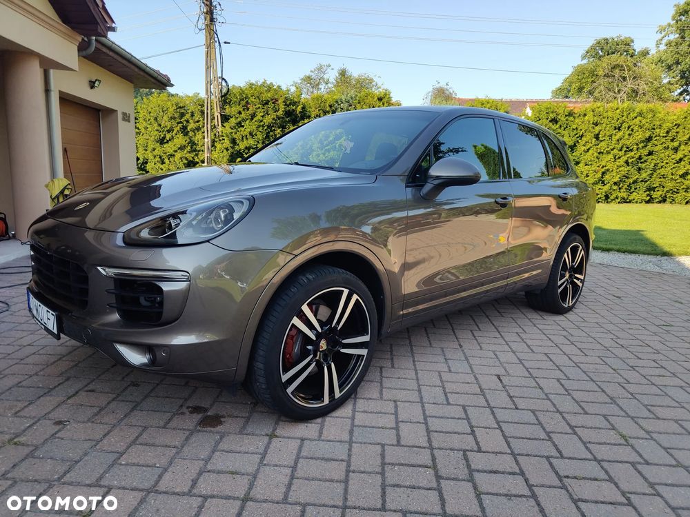 Porsche Cayenne Platinum Edition - 2