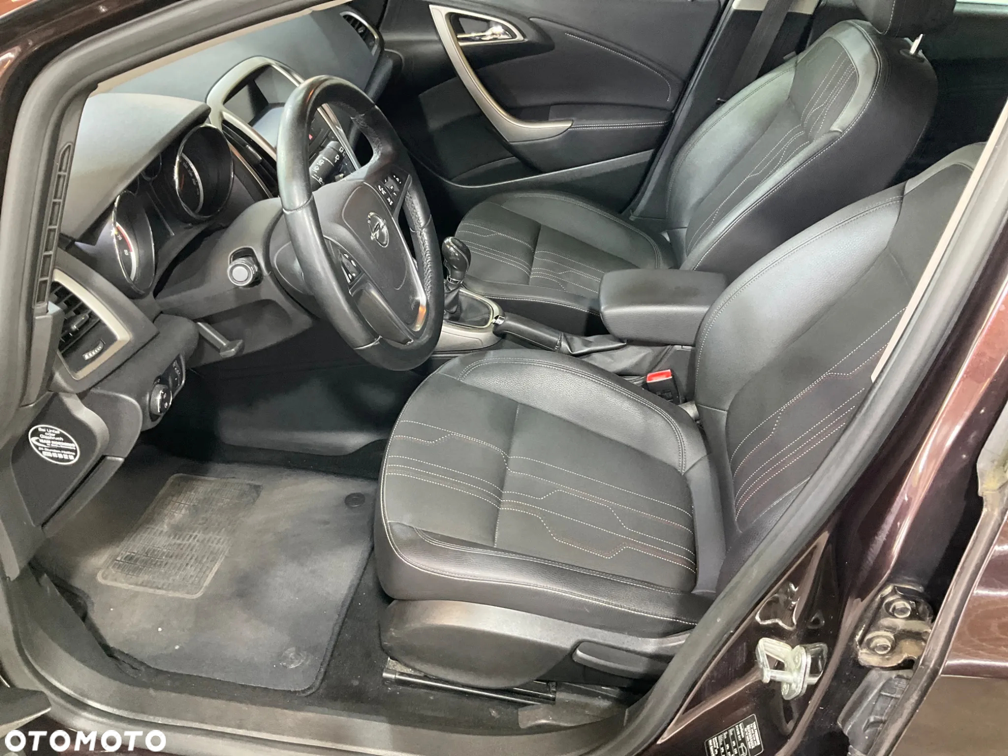 Opel Astra 1.4 Turbo 150 Jahre - 9