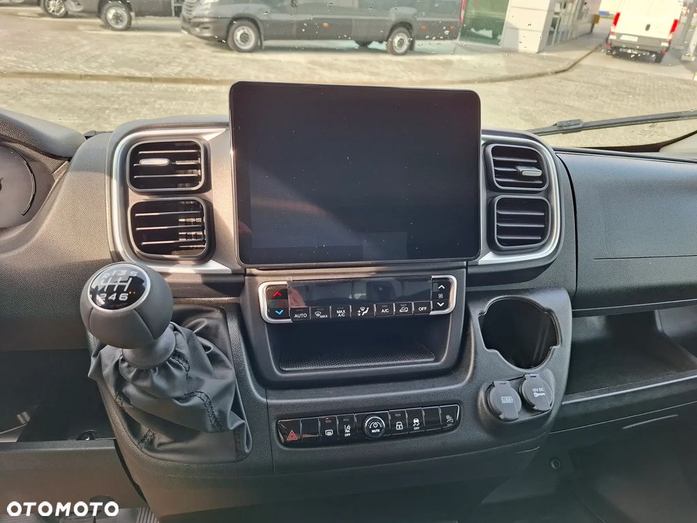 Fiat Ducato Kontener z windą - 30