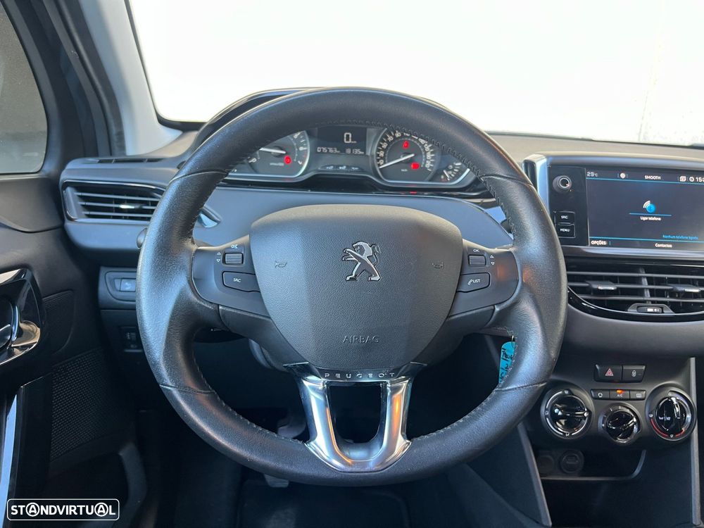 Peugeot 208 1.2 PureTech Signature - 6
