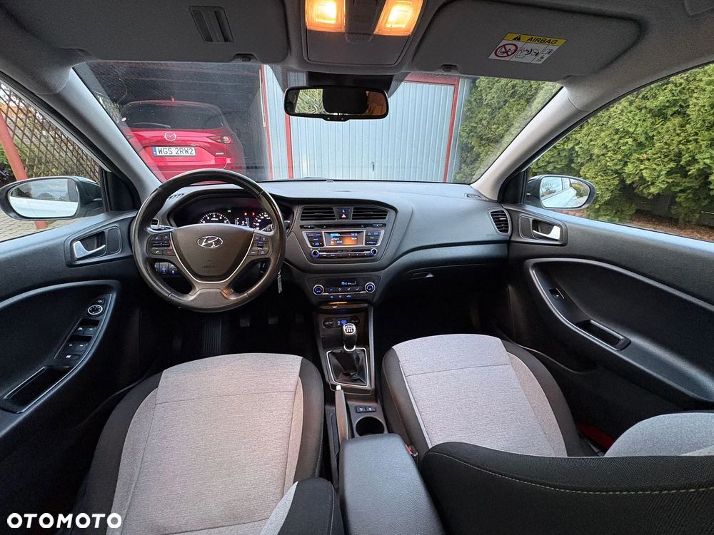 Hyundai i20 1.2 Intro Edition - 16