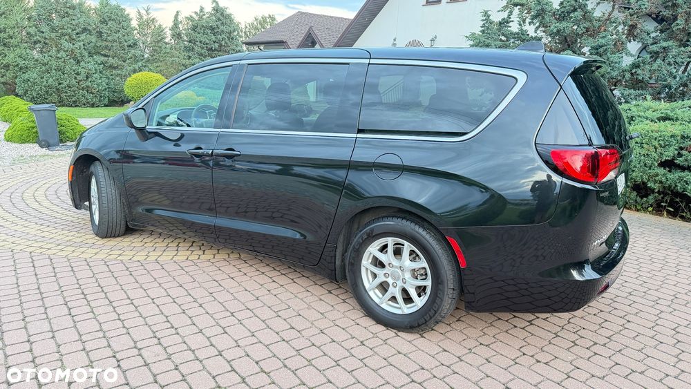 Chrysler Pacifica - 2