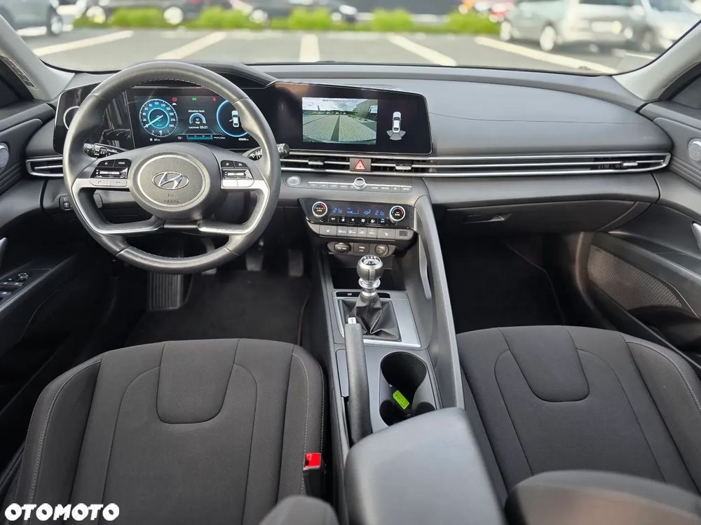 Hyundai Elantra - 20