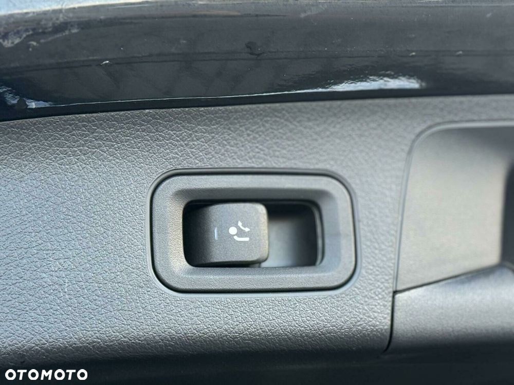 Mercedes-Benz GLA - 15