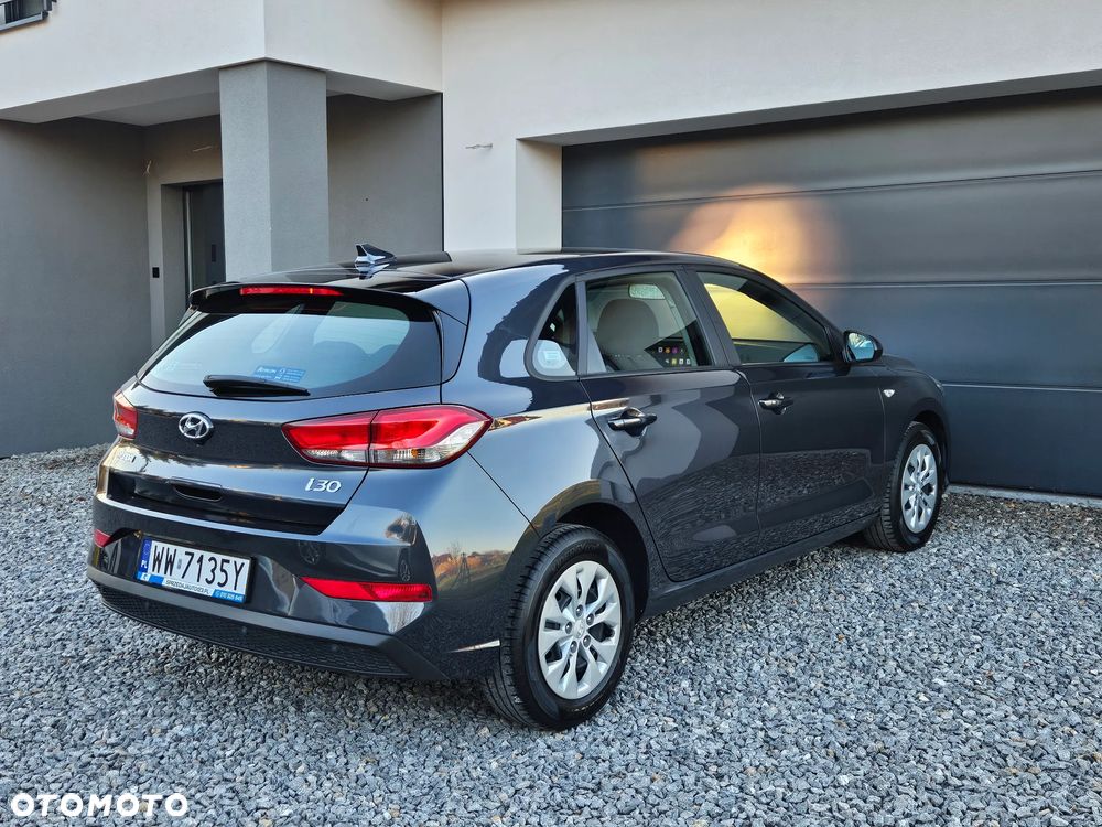 Hyundai i30 1.5 DPI Classic + - 6