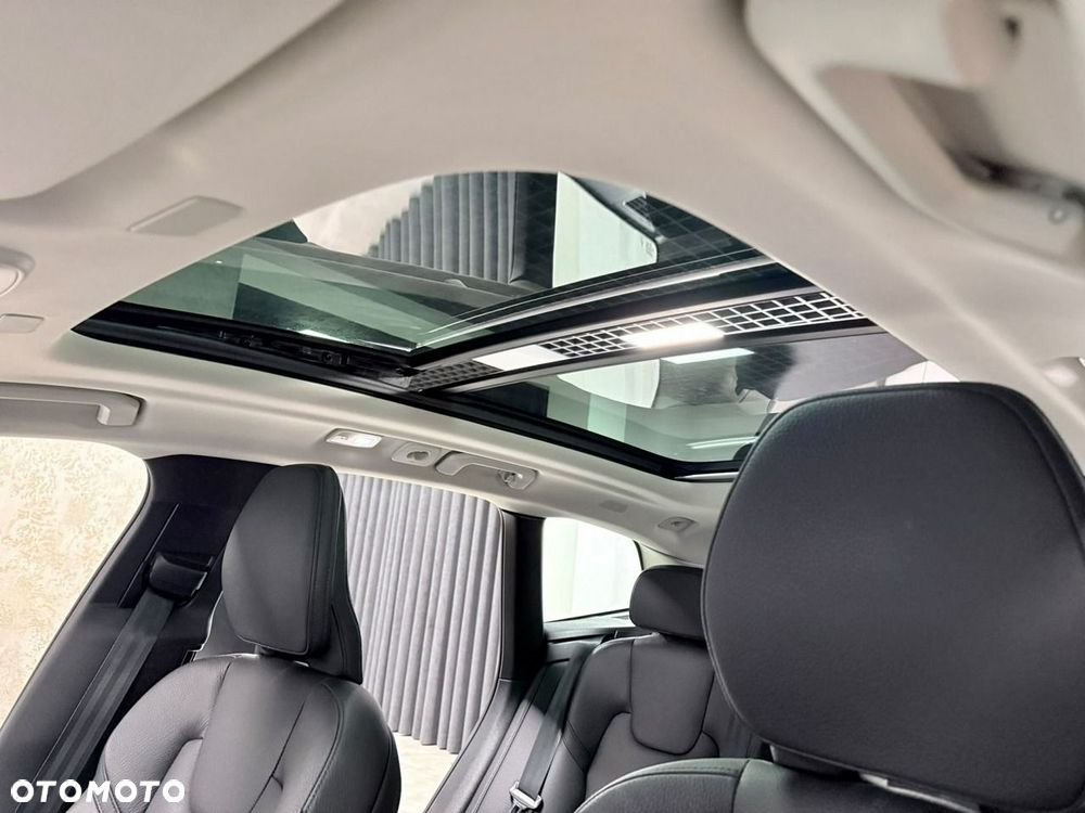 Volvo XC 60 T8 Plug-In Hybrid AWD Inscription Expression - 30