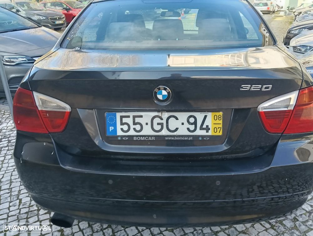 BMW 320 d Sport - 13
