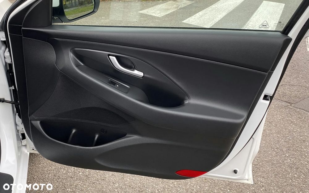 Hyundai i30 1.4 Passion - 26