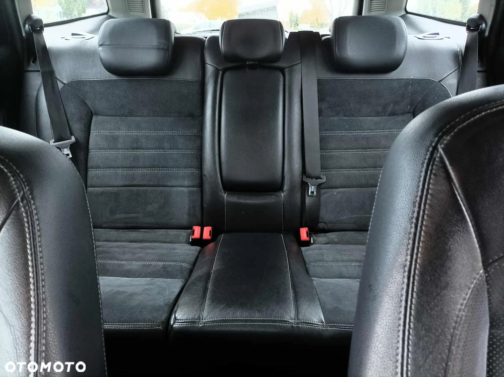 Ford Mondeo - 35