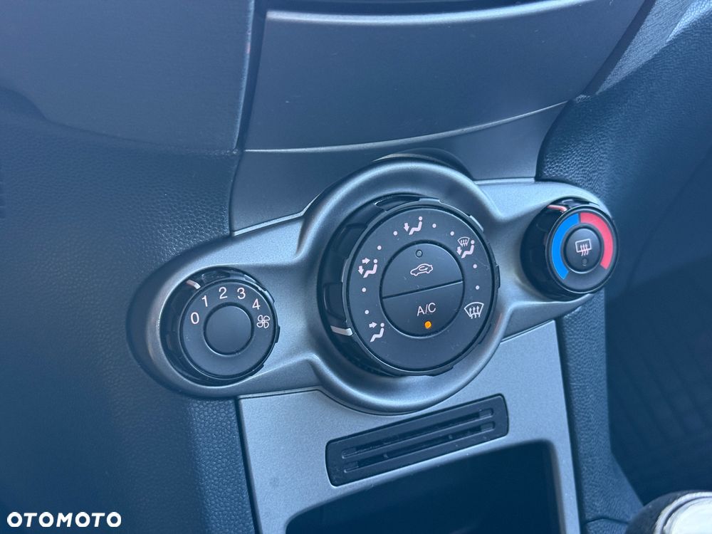 Ford Fiesta 1.25 Ambiente - 35