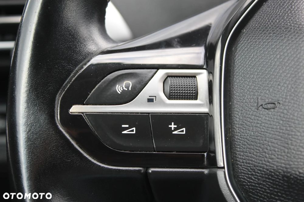 Peugeot 3008 1.5 BlueHDi Allure S&S - 17