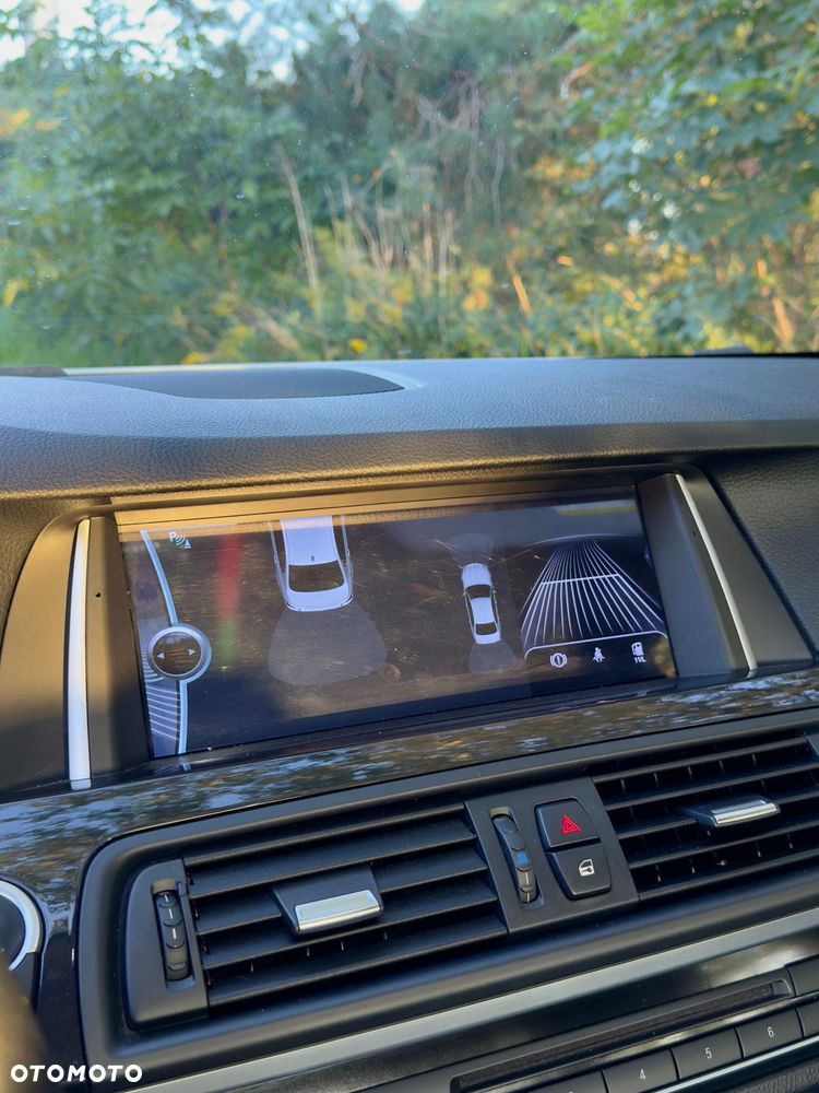 BMW Seria 5 520i Luxury Line - 13