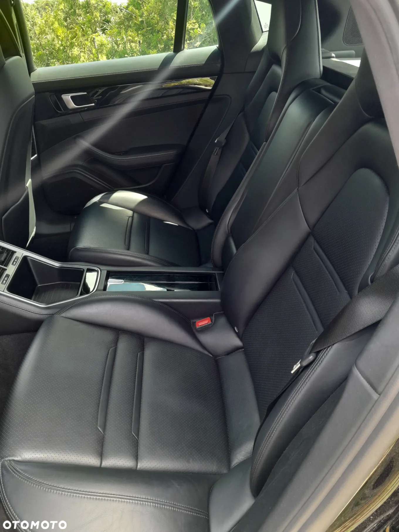 Porsche Panamera 4 - 12