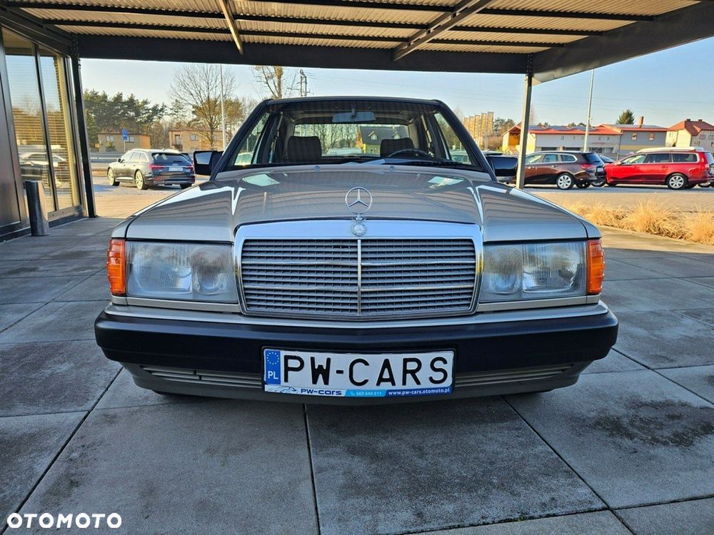 Mercedes-Benz W201 (190) - 6