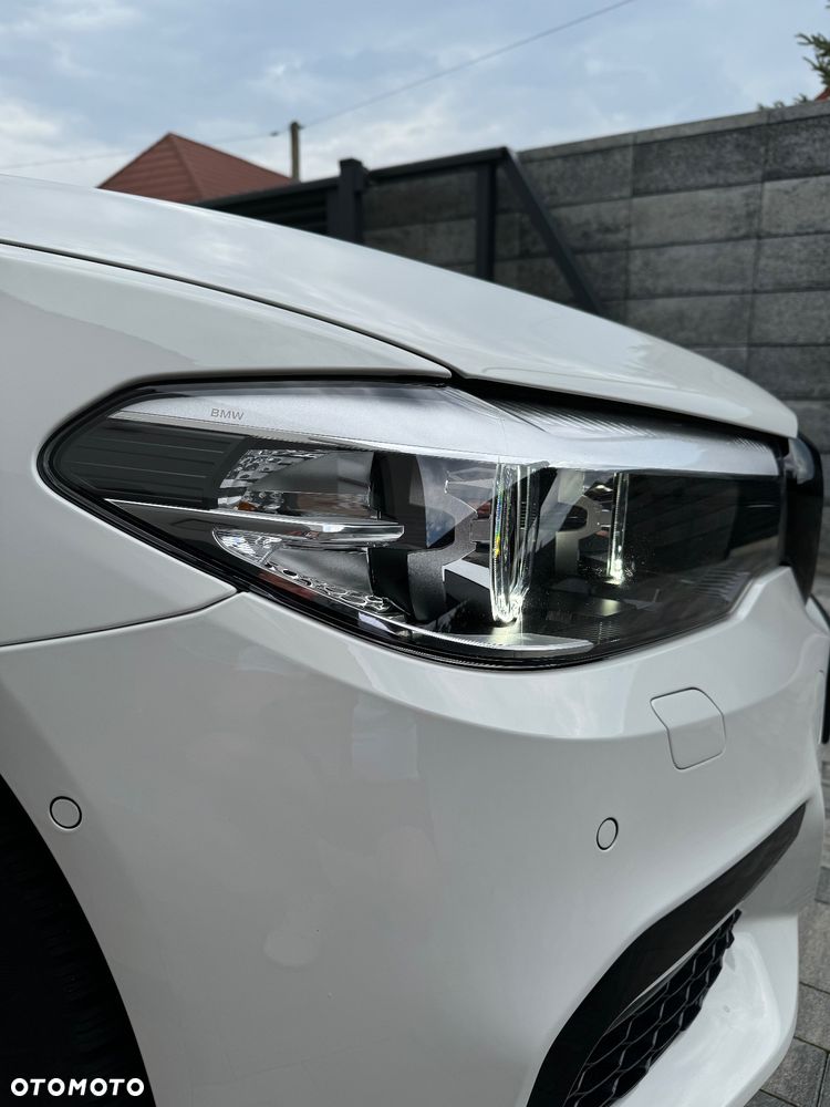 BMW Seria 5 520d xDrive M Sport sport - 9