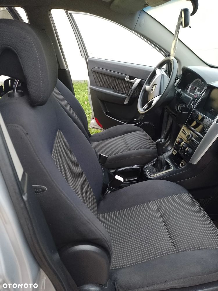 Chevrolet Captiva 2.4 LS 5os - 16