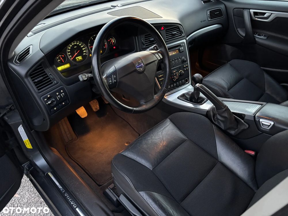 Volvo S60 2.4D Momentum - 10