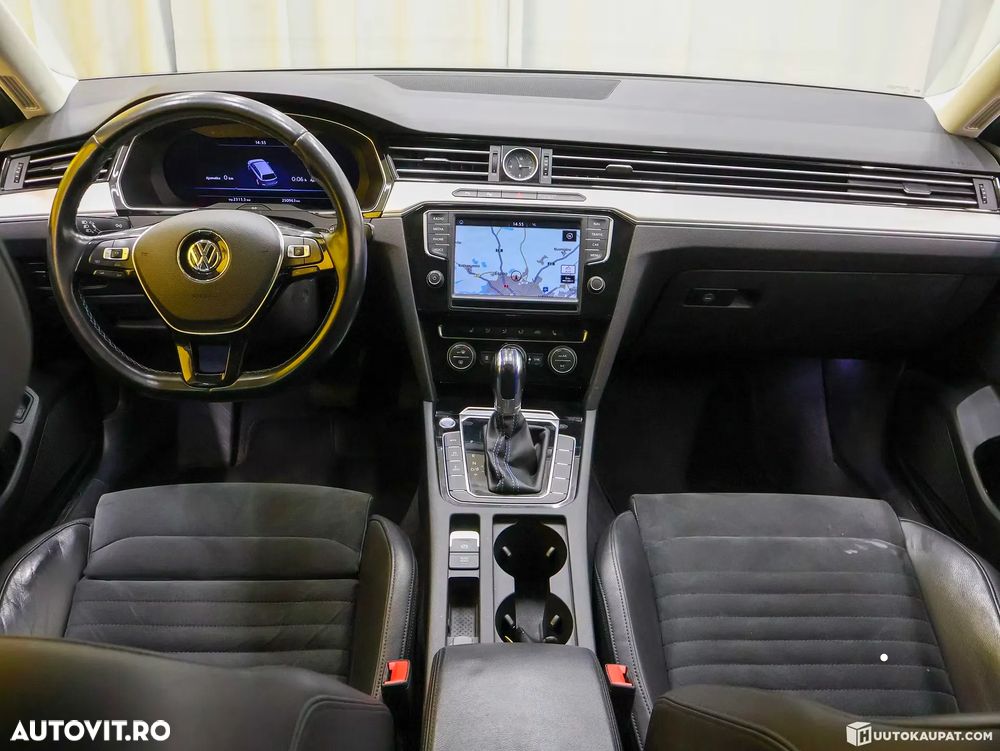 Volkswagen Passat - 4