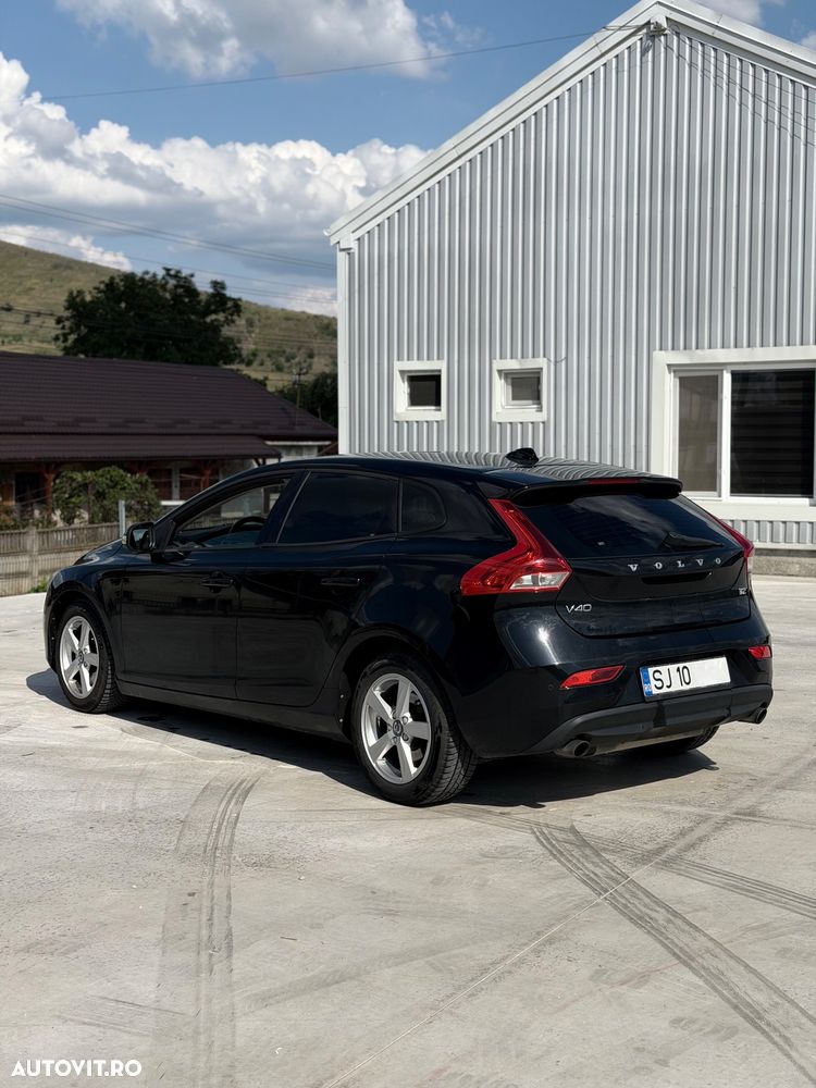 Volvo V40 T2 Momentum - 5