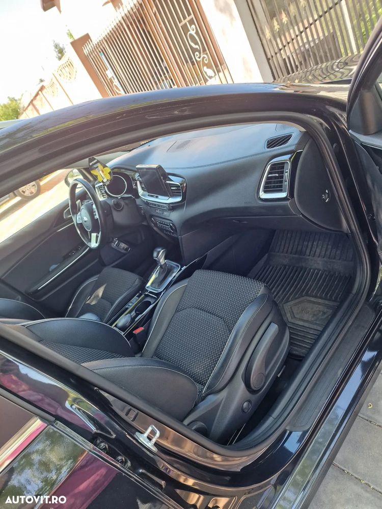 Kia Ceed SW 1.6 CRDi DCT Platinum Edition - 9