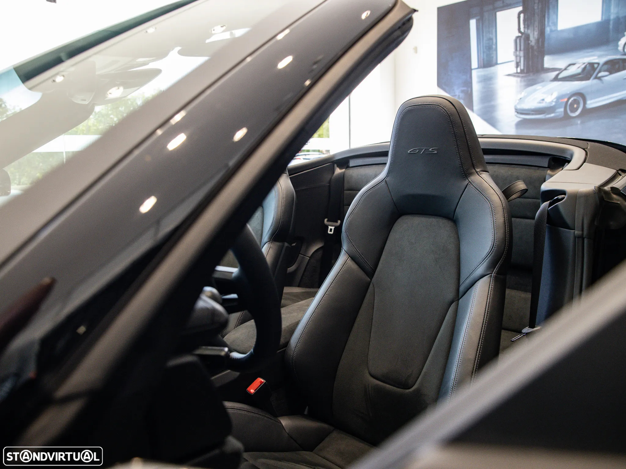 Porsche 911 (992) Carrera Cabrio GTS PDK - 37