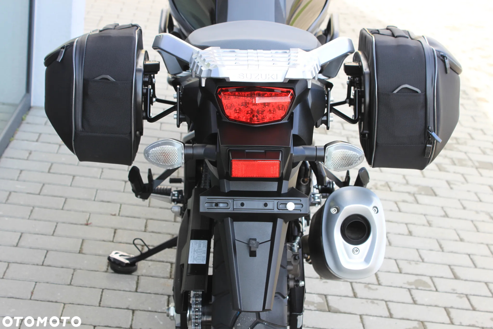 Suzuki DL - 8