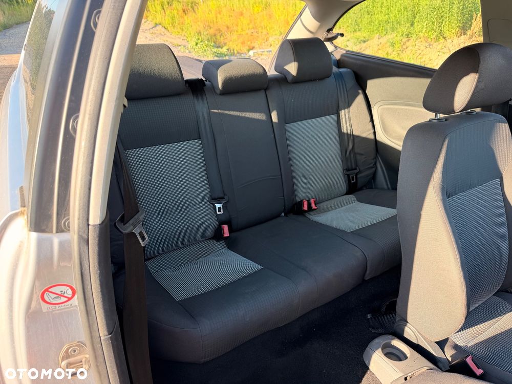 Seat Ibiza SC 1.4 16V Sport - 4