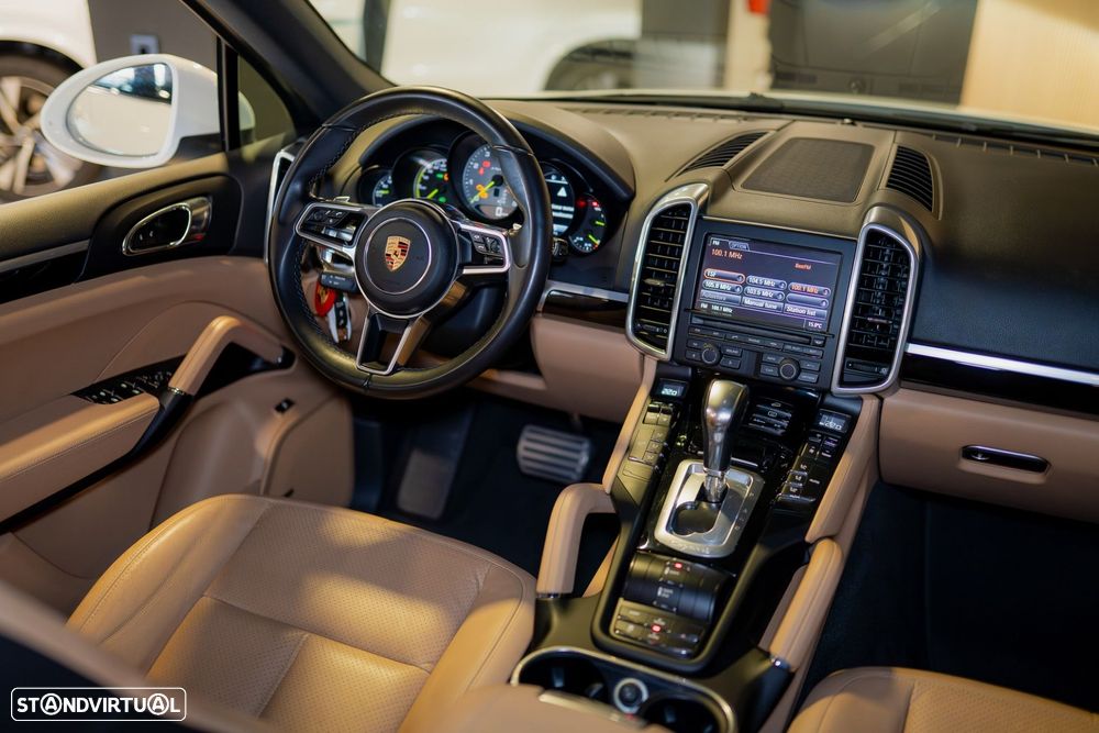 Porsche Cayenne S E-Hybrid - 43