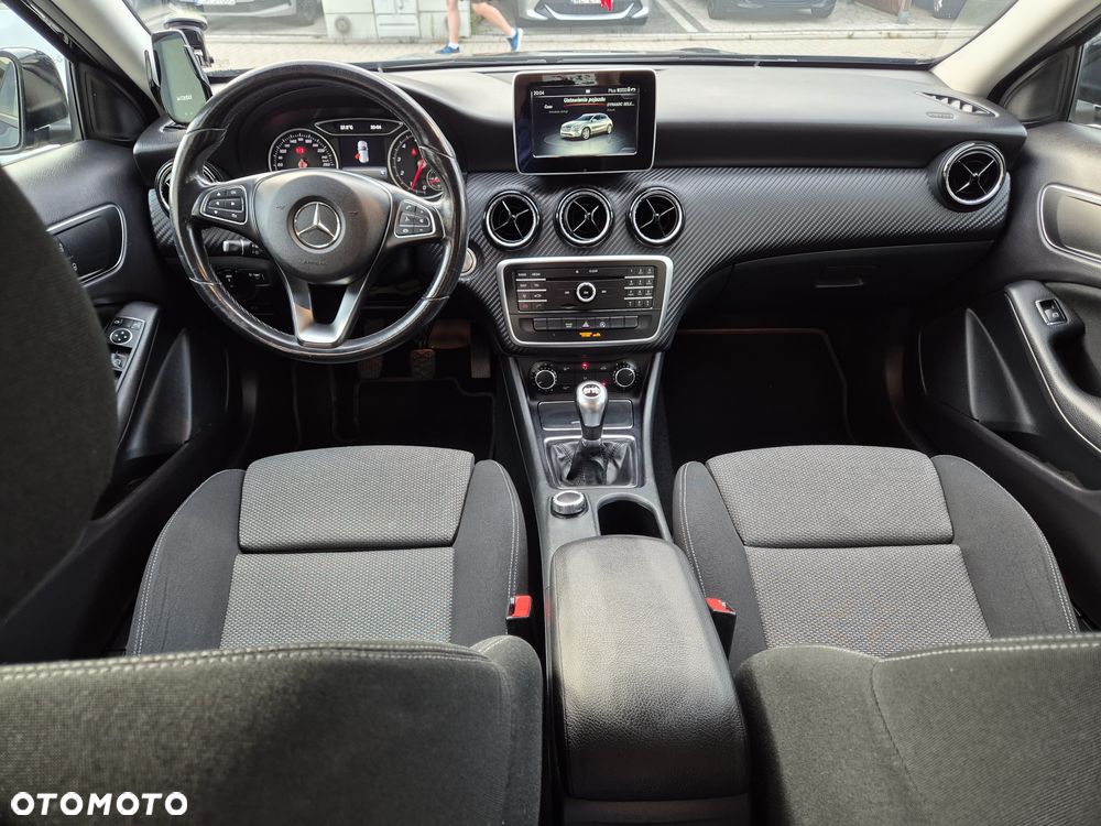 Mercedes-Benz GLA 180 - 7
