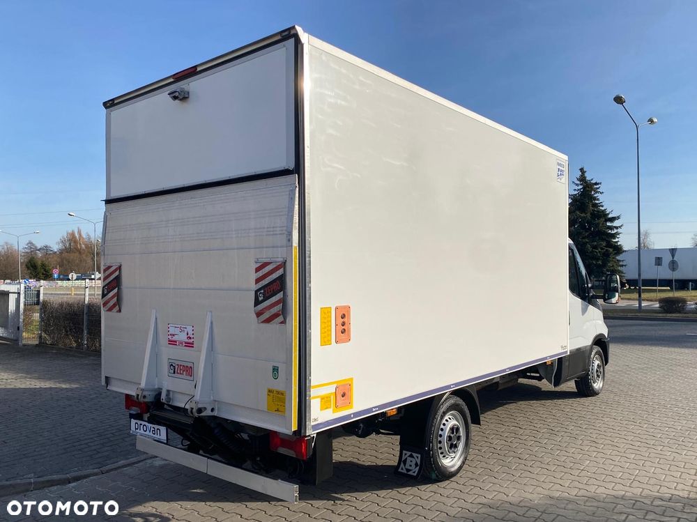 Iveco DAILY 35-160 HI-MATIC KONTENER WINDA 214.000 KM PRZEBIEGU - 10