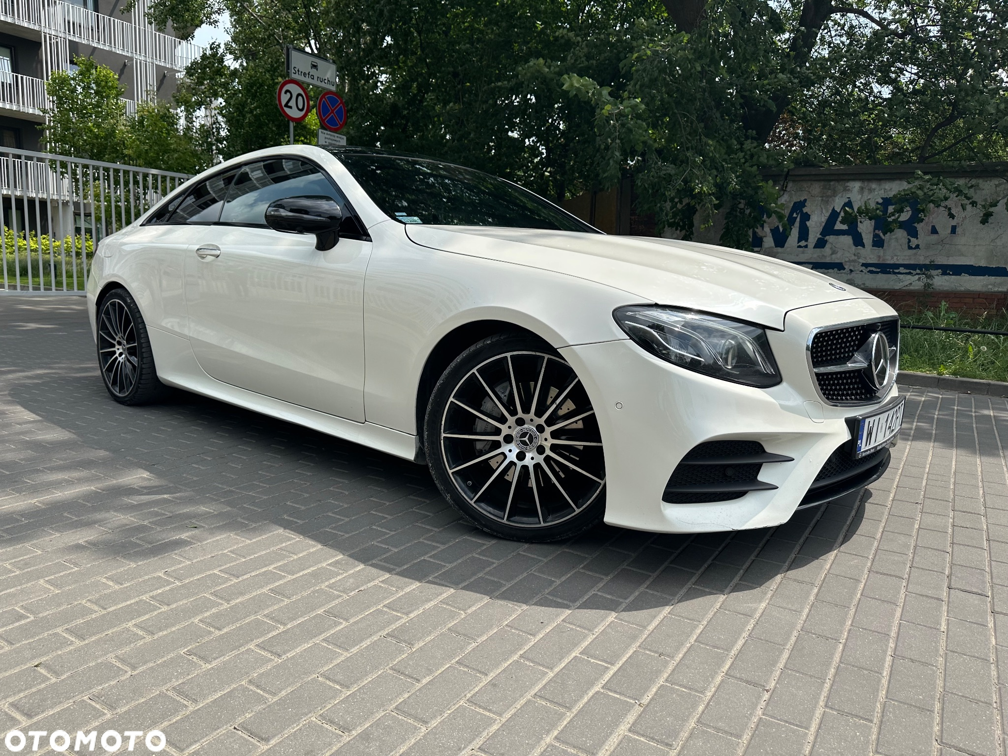 Mercedes-Benz Klasa E 220 d Coupe 4-Matic 9G-TRONIC - 2