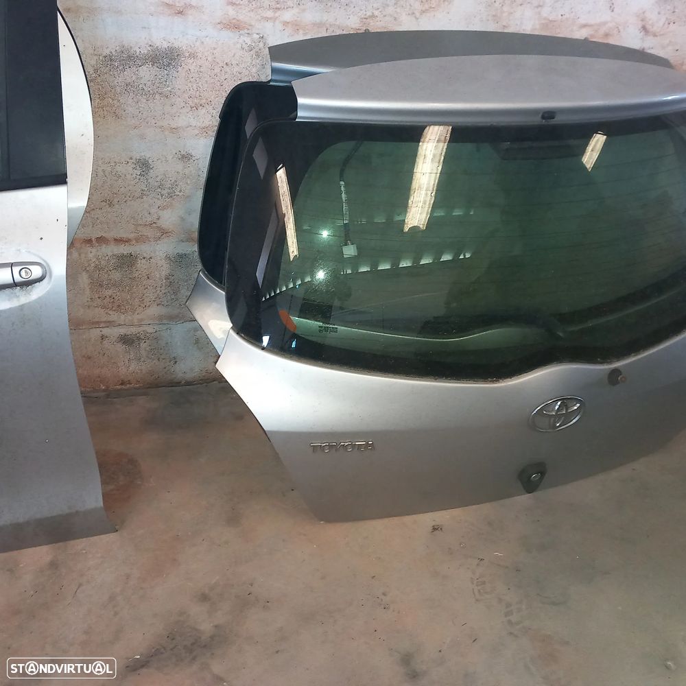 Portas e mala toyota yaris ano 2008 - 2