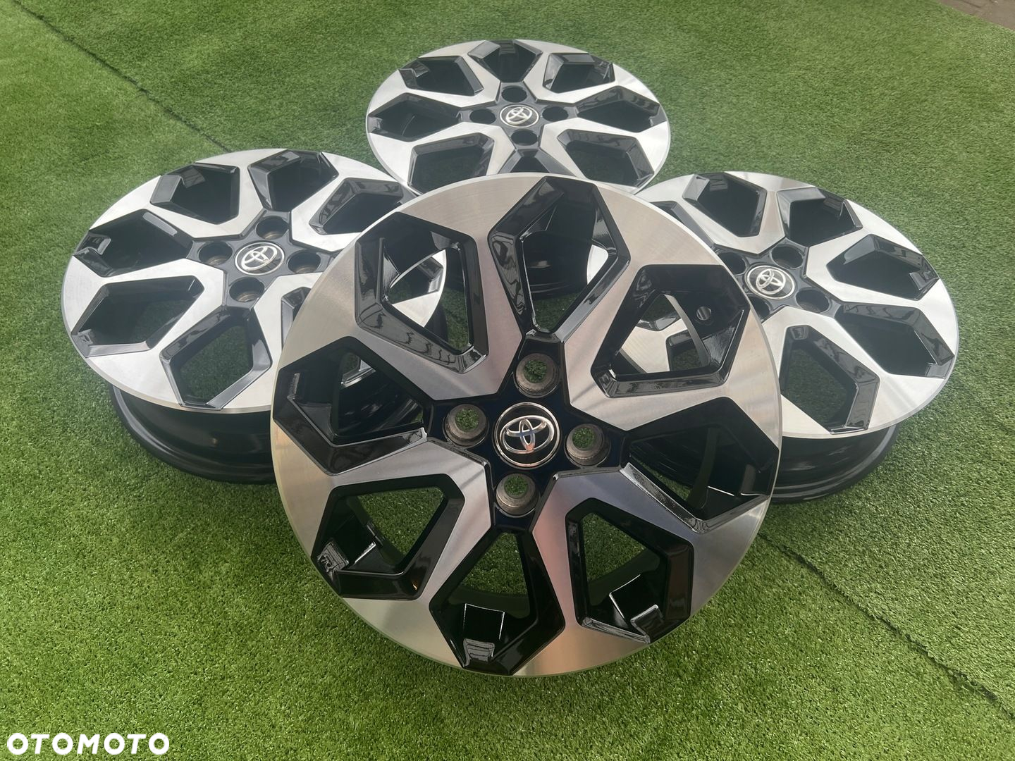 KOMPLET FELG FELGI ALU TOYOTA YARIS AYGO 15 4X100 ET35 ORYGINALNE - 2