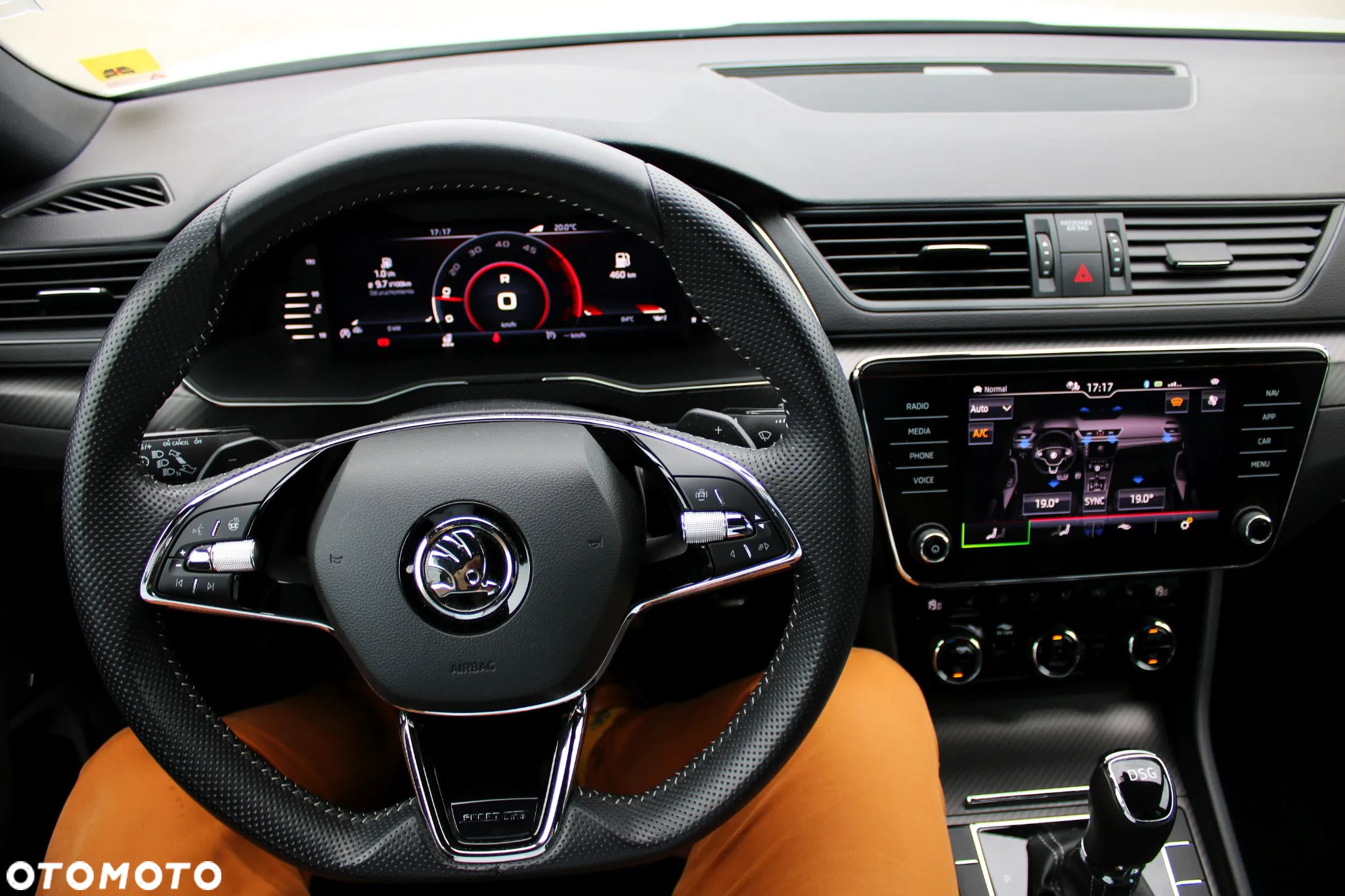 Skoda Superb 2.0 TDI SCR Style DSG - 25